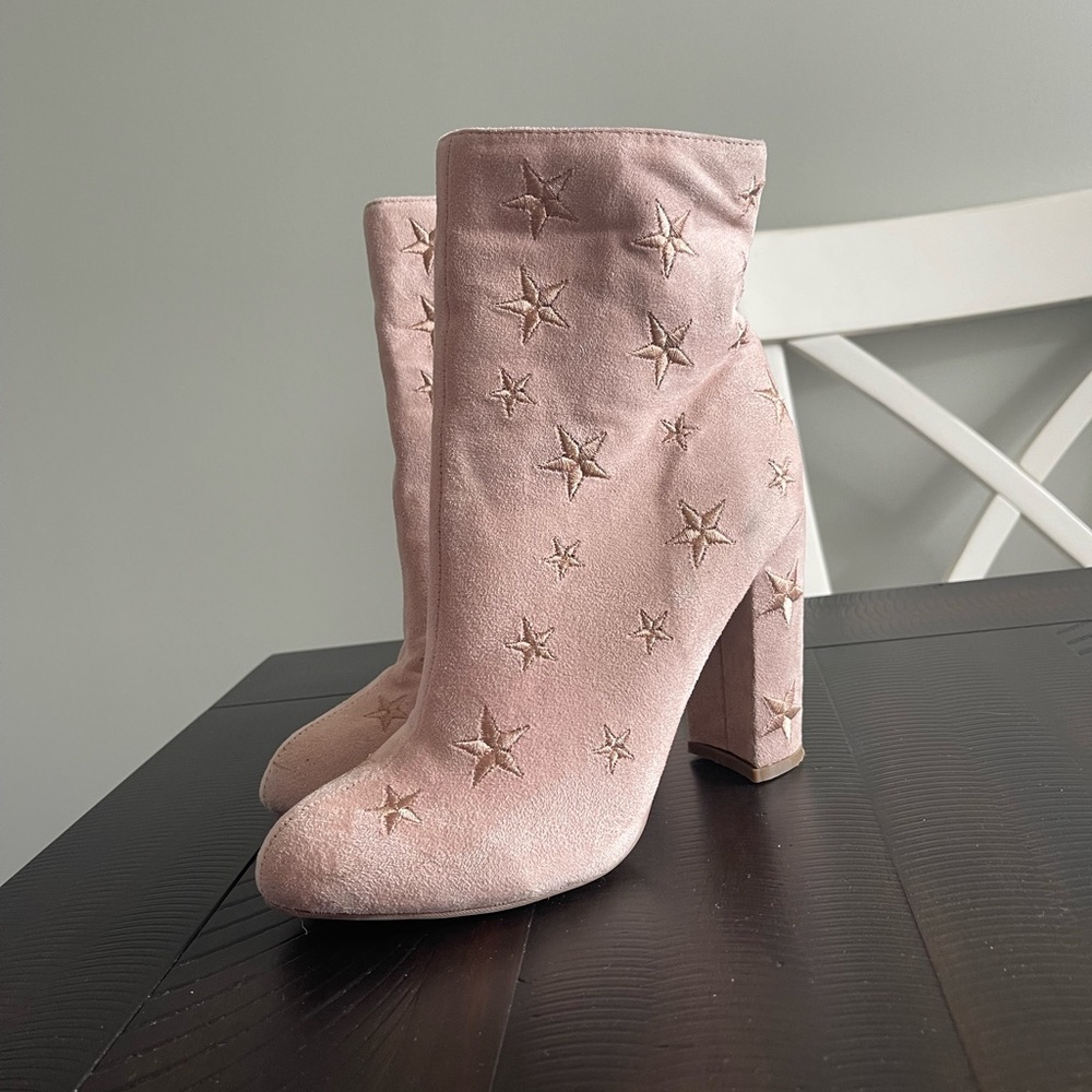 embroidered star booties